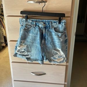 American eagle distressed mom short